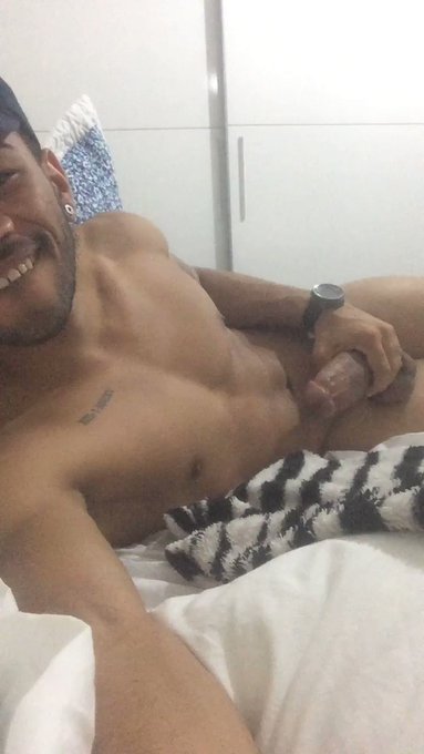 Jerking off... a help?

#bigdick #hot #handsome https://t.co/68yDPt9Fxd