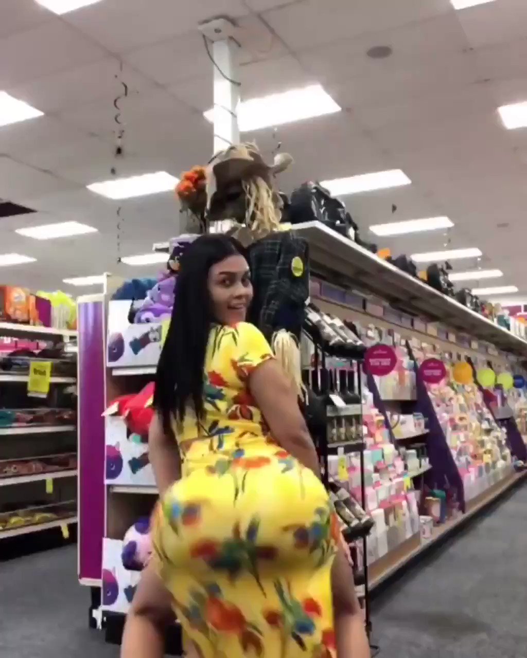 Becky G on X: "#BootyChallenge on em scarecrows 😂🍑  https://t.co/ai25IGe9UF" / X