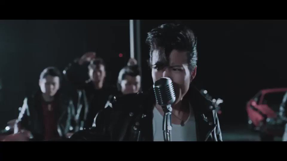 ROCK ME BABY (English version)のNew MVがついに公開!!
ロックンロールを楽しむことなんて決して難しいことじゃない。人生っていう短いストーリーを楽しむ権利は誰にだってあるんだ。つまりこのMVの主役はキミってこと。踊ろうゼ!俺たちと。
https://youtu.be/YZ4me4ypqYM