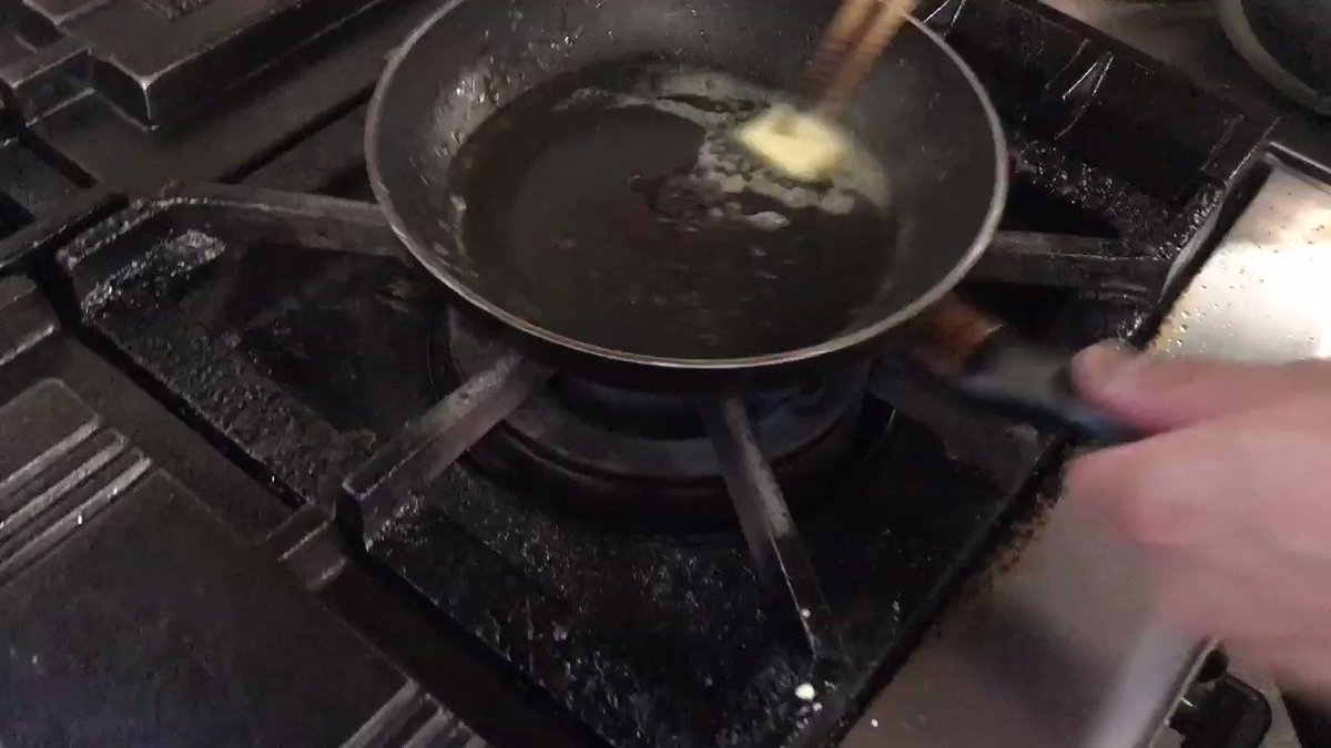 やばい美味しそうです！ご飯、うなぎの上にとろっとろの卵が…堪らんｗｗｗ