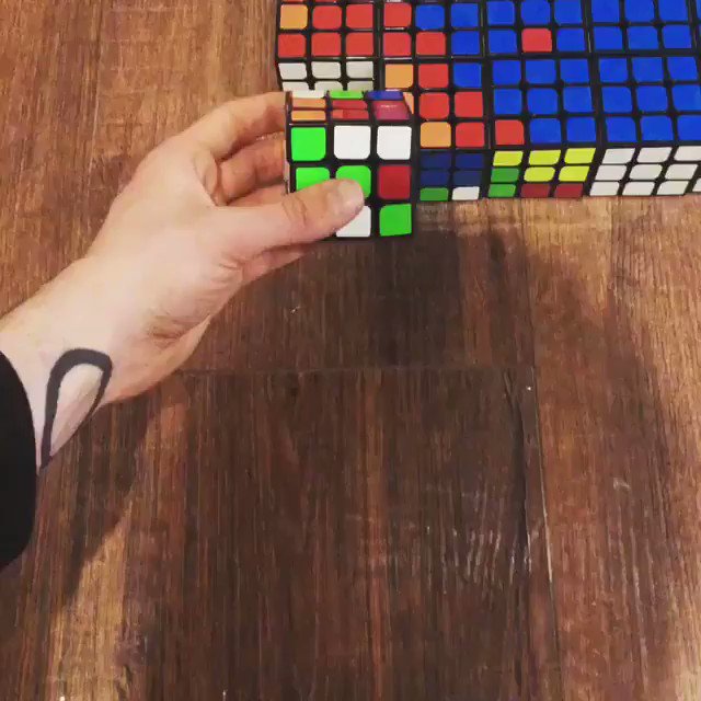 ルービックキューブで一つの大きな作品が完成します！驚きました！！