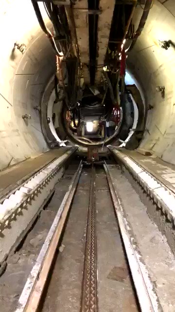 Илон Маск показал готовый тестовый тоннель Boring Company под Лос-Анджелесом