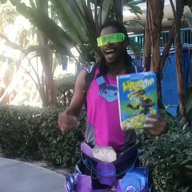 My @JonnyCruzzz impression lol how'd I do?? #lucioohs #blizzcon2019 @PlayOverwatch