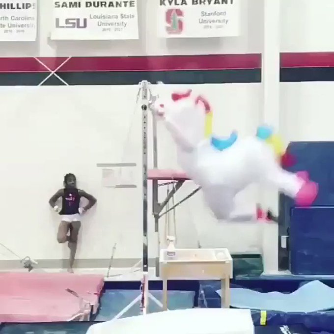 yIwSRyPity6z2zL6?format=jpg&name=small