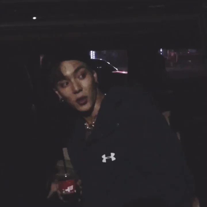 어둠속에서두 빛나는 혀누ㅜㅜ 조심히 들어가용( ⸝⸝•ᴗ•⸝⸝ ) #셔누 @OfficialMonstaX