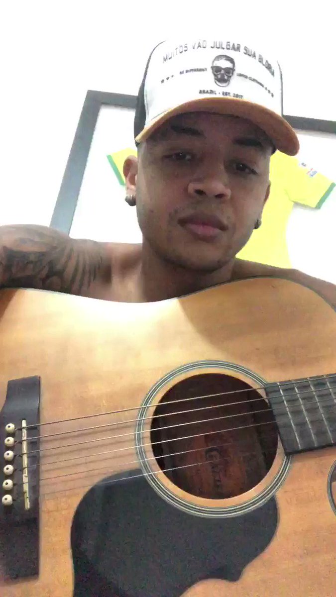 É vai sentando sem compromisso😈🎵 @MCAlysson1 @EmiciAlysson16 .. Gostaram da versão? #funk #RT se gostou espalha!