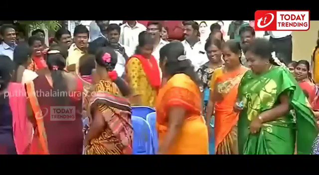 கொஞ்சம் சிரிச்சித்தான் பாருங்களன்...