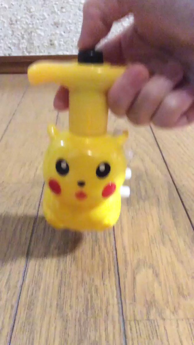 台湾土産に貰ったピカチュウが予想の斜め上を行く動きと光り方を披露 リアル版ポケモンフラッシュ Togetter