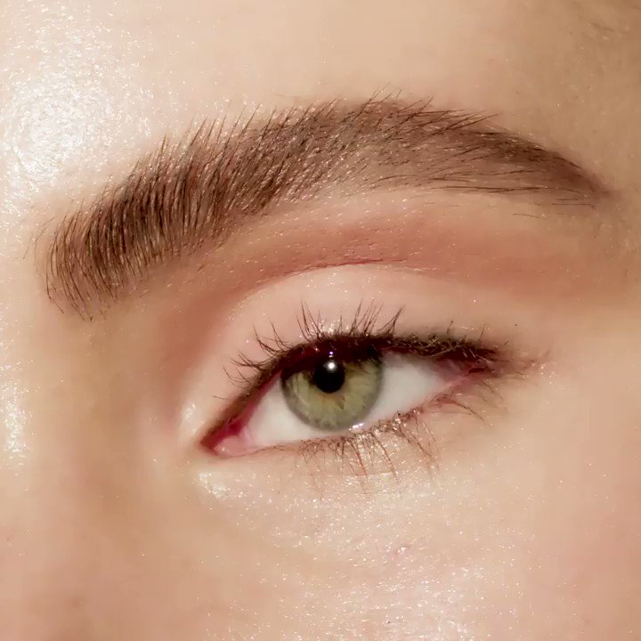 RT if you're obsessed with Global Artistry Ambassador #GilbertSoliz's soft glam look.✨
⠀⠀⠀
Get the look:⠀⠀⠀
-O!Mega in The Big O!⠀
-See-Quins in Flashlight
-Fineliner in (Nude)ist
-#VelvetNoir Mascara.
Shop: http://bit.ly/2NPDQgE