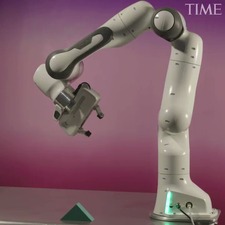 This easy-to-program robotic arm is one of TIME's 50 best inventions of 2018 http://mag.time.com/xNo03hc