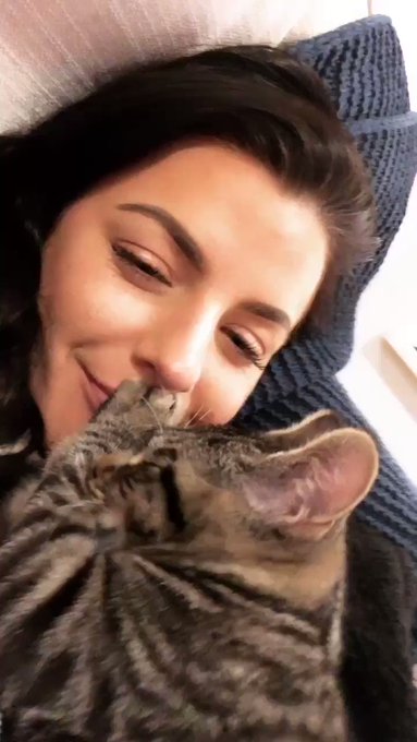 Me: Life is going so good for me right now  Life: https://t.co/hYyl0qyCNH<a href="/tag/coachella18"class="tags"><span>#coachella18</span></a>