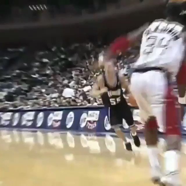 Happy Birthday to Jason White Chocolate Williams. 

He s one of the most entertaining PG s of all time. 