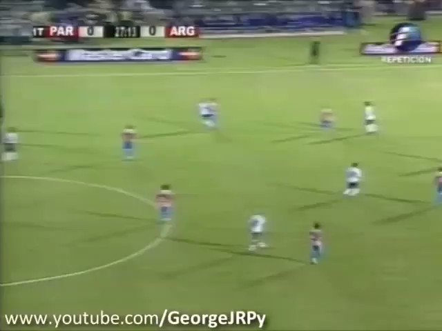 "Paraguay a la Copa del Mundo, Paraguay 1 - Argentina 0. Pero si el corazón pedía, pero si el corazón latía" Decía @ChipiVera89 aquel día histórico, con el golazo de @Haedo18Valdez9
¿Lo recuerdan? 🇵🇾