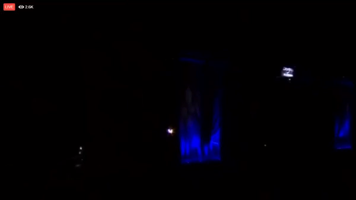 Lorde Daily (@LordeDaily) on Twitter photo 20/11/2018 03:56:58 more spanish, talking about the crowd and the height of the city more spanish, talking about the crowd and the height of the city