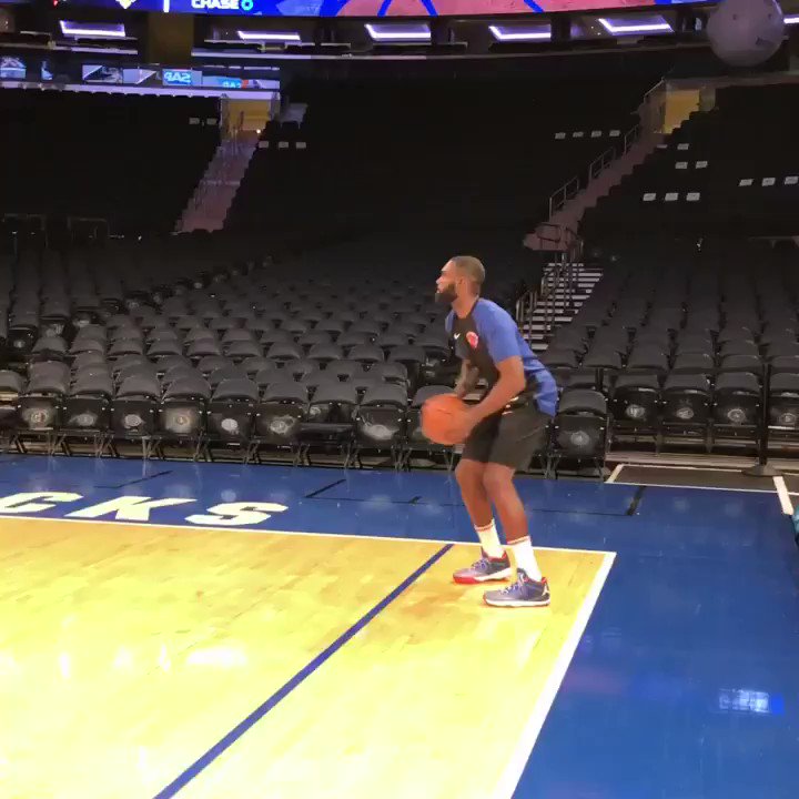 Tim Hardaway Jr. is averaging 31 PPG over his last 2 games with the @nyknicks.
🏀: #NewYorkForever x #RipCity
📺: @NBATV
⏰: 7:30pm/et