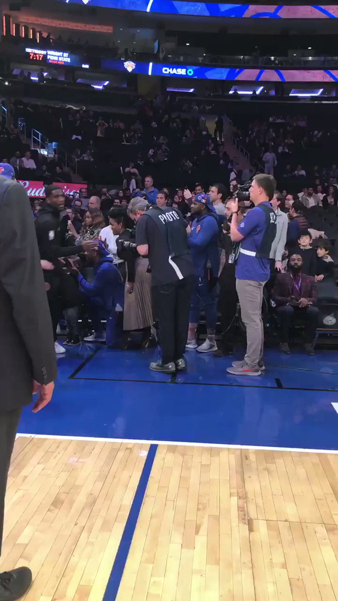 The @nyknicks take the floor!
📺: @NBATV