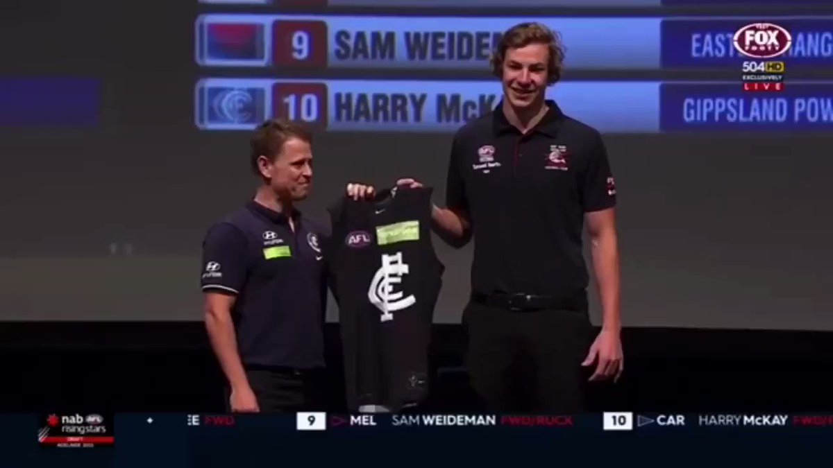 Harry McKay (@harrymckay_) on Twitter photo 2018-11-22 07:02:15 One bit of advice for tonight’s draftees, don’t leave your new coach hanging on stage 🤝🤝 #AFLDraft @CarltonFC One bit of advice for tonight’s draftees, don’t leave your new coach hanging on stage 🤝🤝 #AFLDraft @CarltonFC