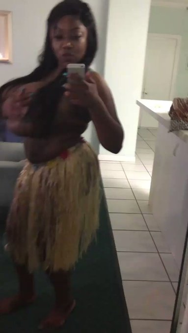 Poetry Studios’s pics and videos