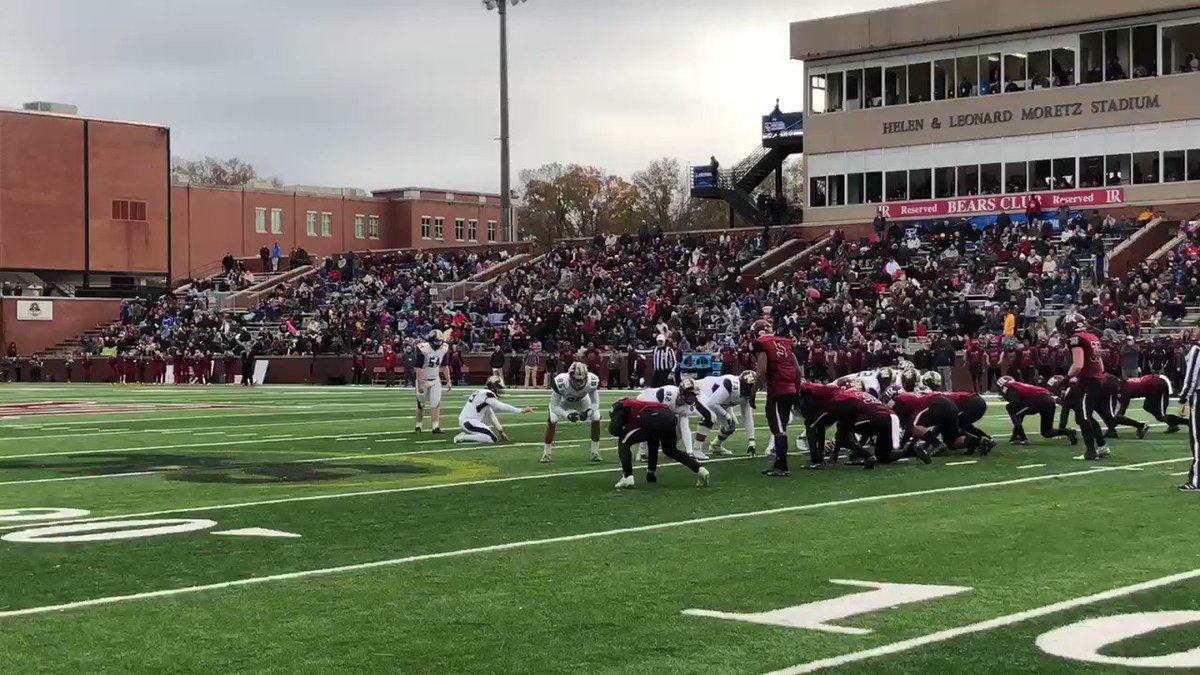 FIELD GOAL BULLDOGS!!! McLean Robertson connects on a 36-yarder to give #WUFB a 10-0 lead over #17 LR midway through the third quarter!
