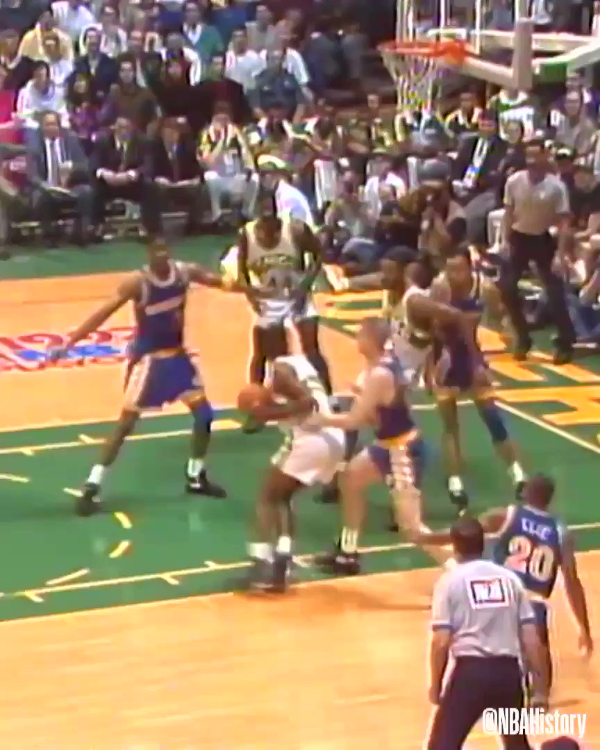 Happy 49th birthday, Shawn Kemp.   

You were ridiculous. 

