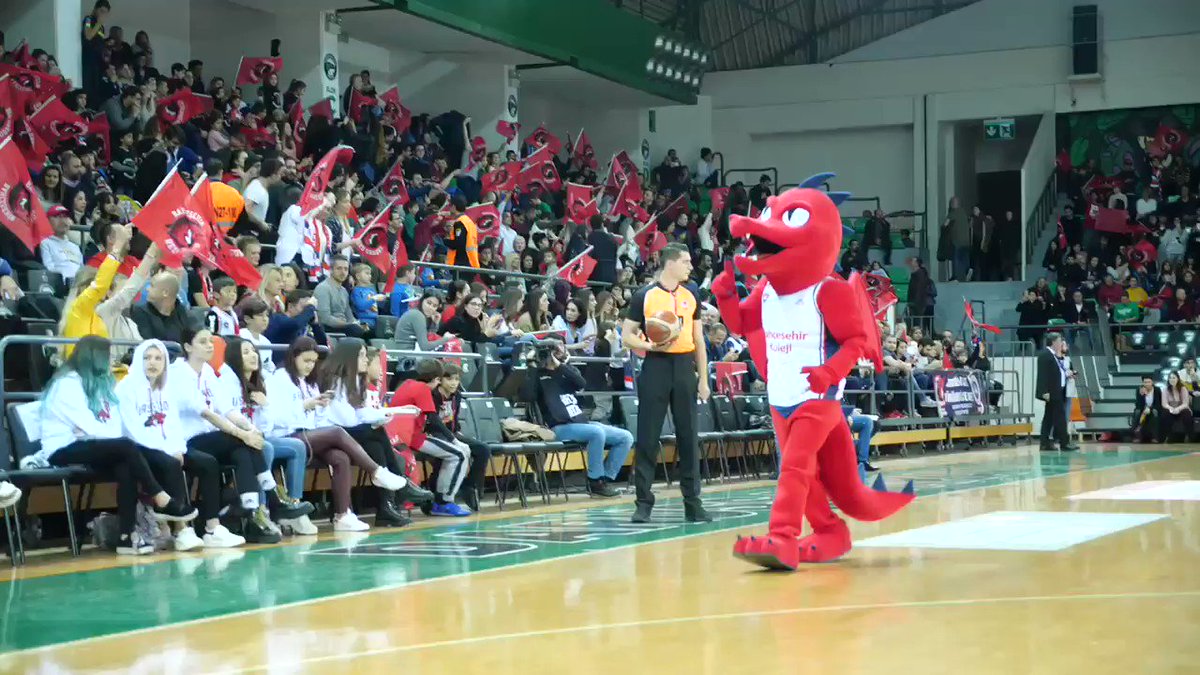 🏀 @basketsuperligi 8. haftasında bizleri @BuyukcekmeceBK karşısında yalnız bırakmayıp, maç boyu destekleyen, pankartlarıyla alkışlarıyla güçlerini yanımızda hissettiğimiz tüm taraftarlarımıza bir kez daha teşekkür ederiz. Bu tribünler sizinle güzel 🔥🐉 #RedDragons @TBF