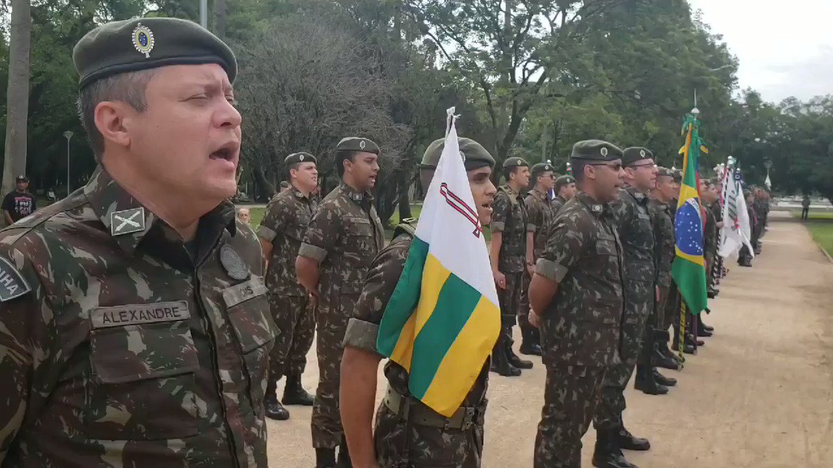 Os nomes daqueles militares que deram sua vida pela Pátria na Intentona Comunista de 1935 foram lembrados um a um durante a formatura, em Porto Alegre (RS). #pátria