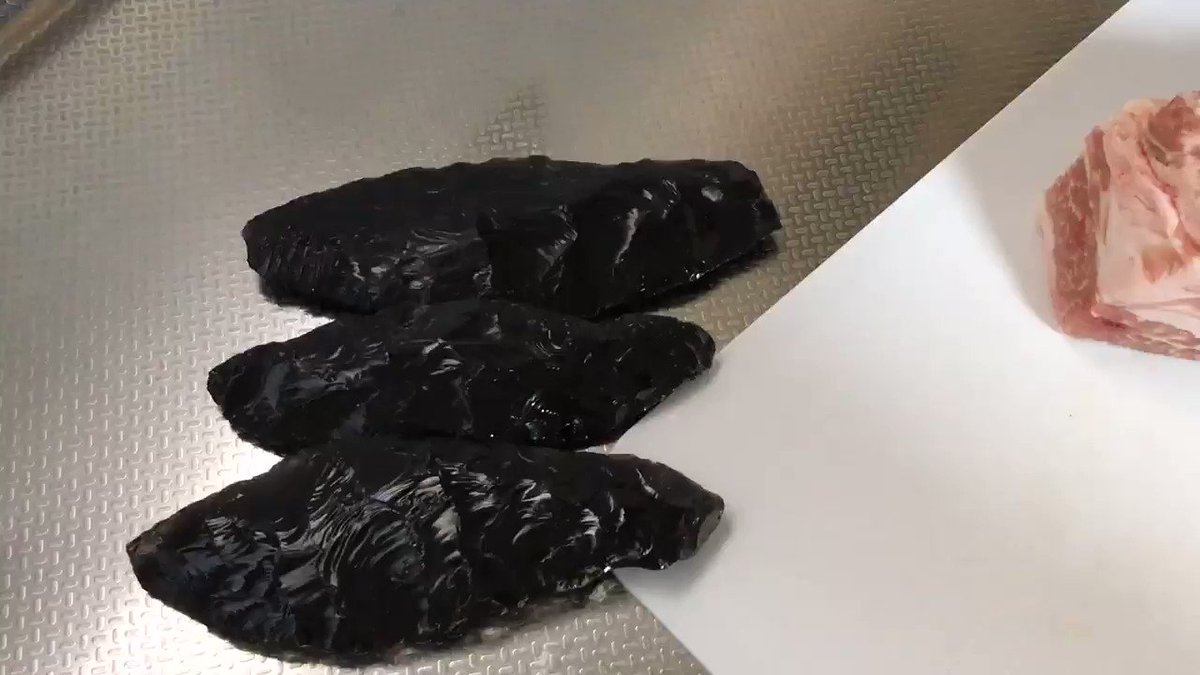 約9000年前の石器で今もお肉が切れるとは驚きしかないww