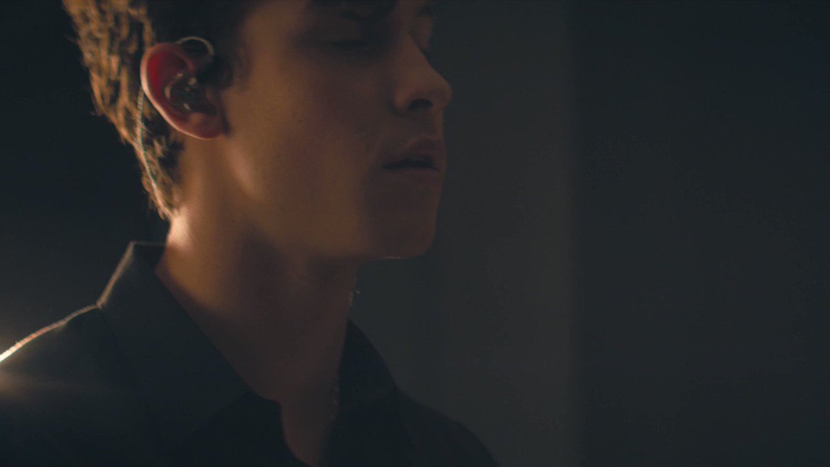 Shawn Mendes (@ShawnMendes) on Twitter photo 02/12/2018 18:29:26 Tomorrow 1pm ET announcement ShawnStadium.com Tomorrow 1pm ET announcement ShawnStadium.com