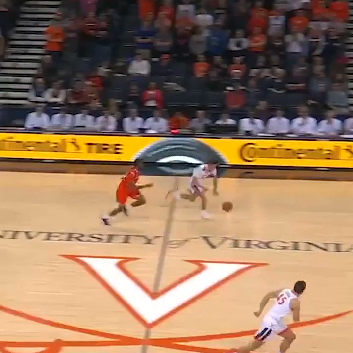 Take a bow, Grant Kersey! ππ
The @UVAMensHoops team manager made the most of his minutes tonight.