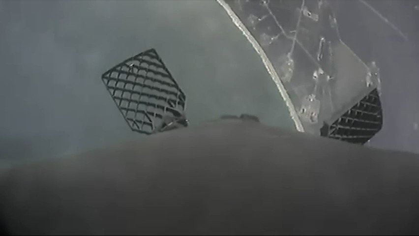 SpaceX успешно отправила груз на МКС, но промахнулась при посадке первой ступени