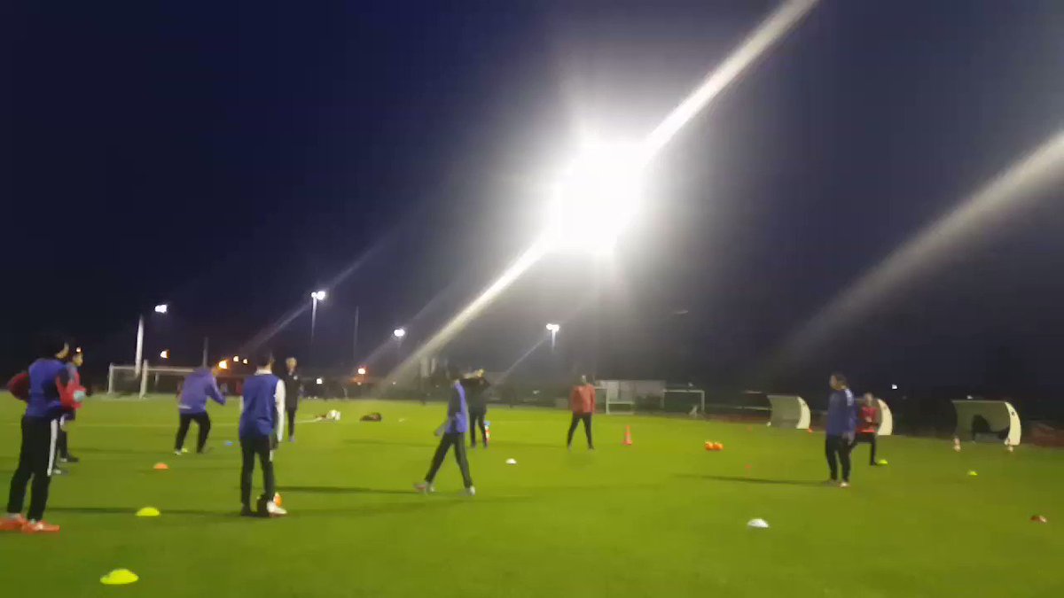 Formation football enseignants Chinois 5ème semaine "EVALUATION intermediaire" et 3ème et dernière séance du mercredi #U12U13 de formation en situation #Merci #clubspartenaires
#asbuers @VenissieuxFC @fcvaulx
@FCLyonOfficiel
@OL @laurasportulyon @FFSportU @UnivLyon1
🇫🇷🇨🇳⚽️👍