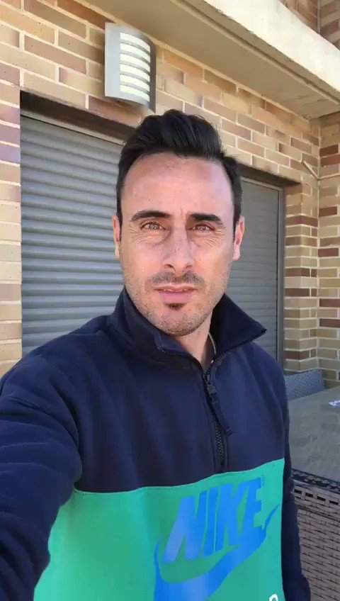 El capitán del @LevanteUD el bueno de #PedroLopez ex del @realvalladolid , @racingsantand y @valenciacf , también nos manda un mensaje de ánimo para la selección española de #Footgolf que mañana comenzará el mundial @FIFGFootGolfWC de Marrakech
#VamosEspaña 💪🇪🇸
#RoadToMarrakech