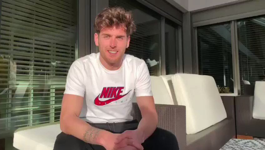 El jugador del @Alaves y ex del @AthleticClub, el crack @ibaigomez el que por su golpeo seguro que también sería un gran footgolfer , también manda un mensaje de ánimo para la selección ESP 🇪🇸 de #Footgolf que nos representarán en el @FIFGFootGolfWC de Marrakech
#VamosEspaña💪🇪🇸