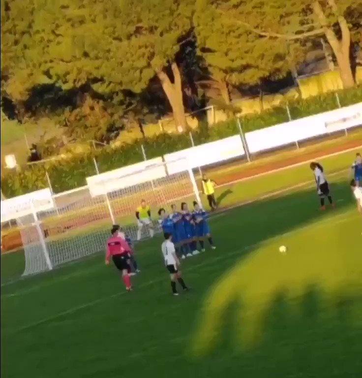 La pennellata di @cristianagire su punizione ๐จ๐
#JuventusWomen #CastelvecchioJuve