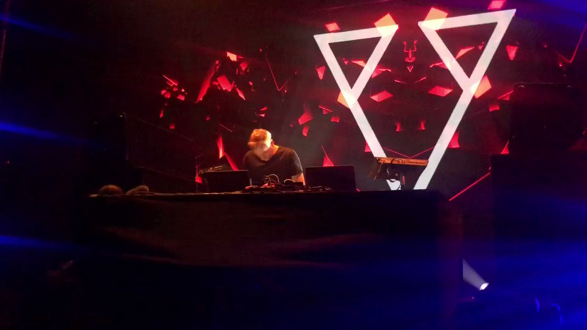 Beautiful and wonderful moment last friday night at Brooklyn,NY with @PAULVANDYK thanks for amazing #MusicRescuesMe #Live #Piano
Thanks so much @Esscala for this event, it was awesome !!