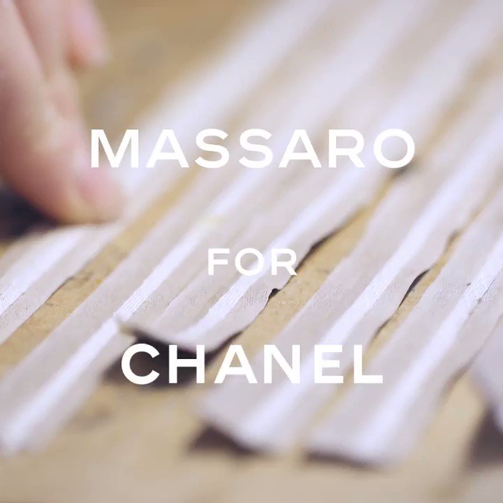 For the Paris-New York 2018/19 #CHANELMetiersdArt collection, the skilled bootmakers at Massaro fashioned four new styles, including a gold leather sandal exuding elegant simplicity. #CHANELinNYC More on http://chanel.com/-T-MDA18-19