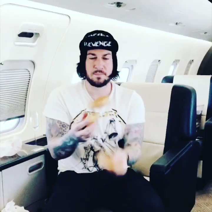 Let’s all wish Zacky Vengeance (@Vengenz1) a very Happy Birthday! 🍔 #a7xworld #avengedsevenfold #imlovinit