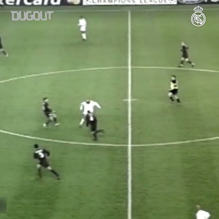 وضع لمساته الأسطورية على أكبر ملاعب العالم، وأدهش كل عشاقه بمهاراته وفنياته الفريدة كلاعب وكمدرب، انه الايقونة الفرنسية #زين_الدين_زيدان نجم يوفينتوس، ومنتخب فرنسا، و @realmadridarab السابق 😍🎯
شاهدوا هنا مجموعة من أروع لمساته وأهدافه بعيدة المدى ⬅ http://bit.ly/2BhrcCW