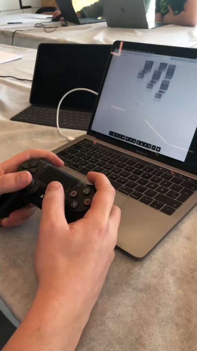 PS4 remote control @AutodeskForge Viewer by @ABBgroupnews prototype. Tel Aviv Accelerator 🇮🇱🥙