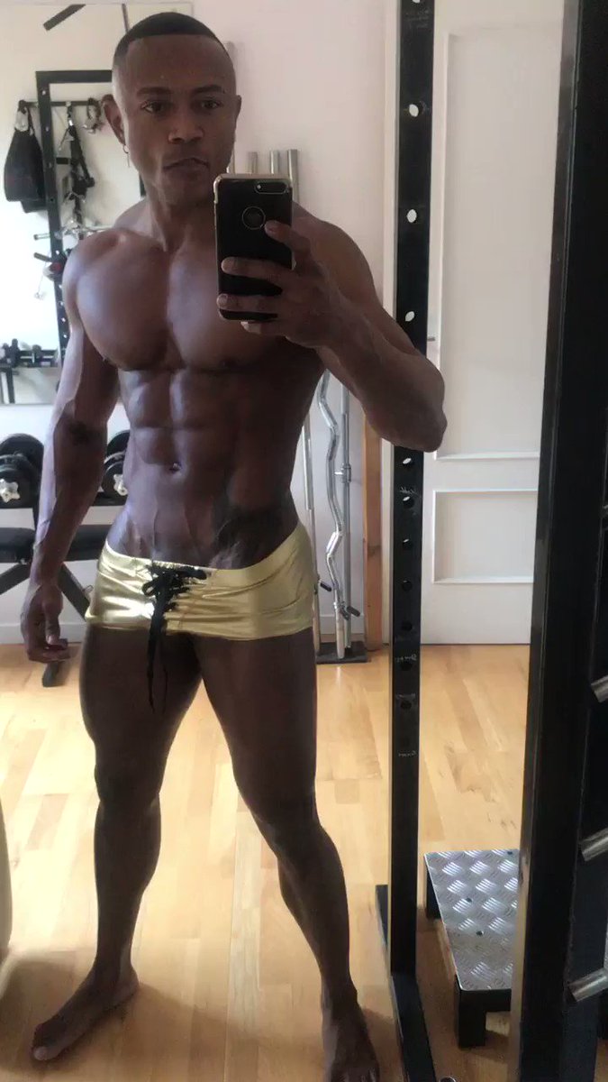 Stephen dowling on Twitter: "@SANTISEXYBLACK @DominantRhys Who is a sexy  boy then. Beautiful as always Mr." / Twitter