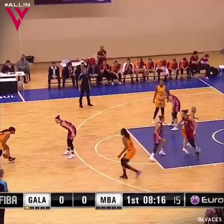 Oh my Moriah 👀
Wait for the third clip 😰
@_bonnbonn with 18 PTS, 6 REB, 4 AST in a @gsbasketbol 59-45 victory.
🎥 @uqurera
#AcesAbroad
