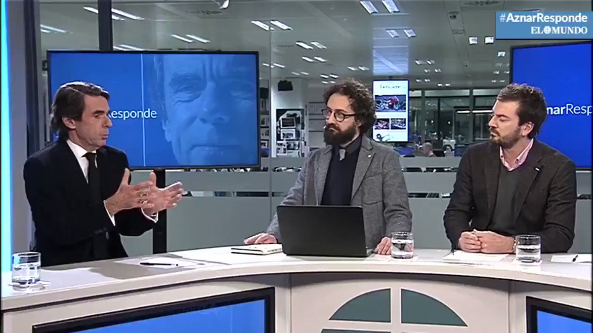 Aznar asegura que VOX es un partido dentro del sistema.
Hacedle caso, acordaos cuándo aseguraba que en Irak había armas de destrucción masiva.
(Jorge Bustos afirmando con la cabeza no te lo pierdas😜😂)