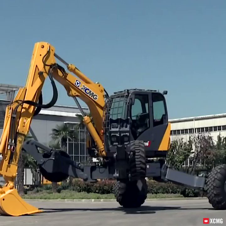 This hydraulic excavator can move like a spider via @XCMGGroup