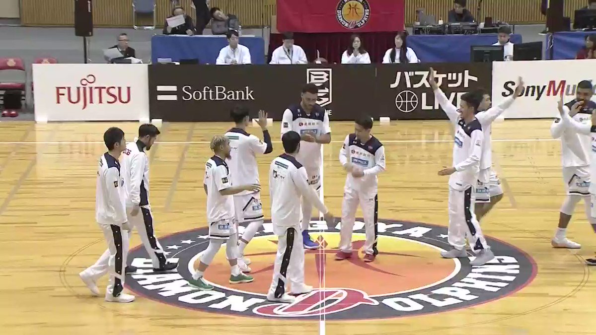 VS名古屋 キングススターティングメンバー
#1橋本、#3並里、#12エアーズ、#40スコット、#51古川