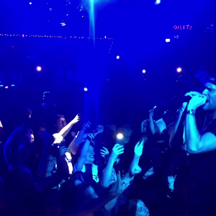 In case you still have not been to one of my shows, here is a taste 😘🎅🎄