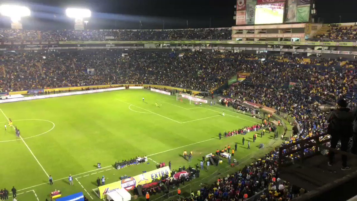“El fútbol femenino no tiene nivel “ “las chicas no llenan estadios” “el fútbol es solo de los hombres” 😂😂aguante las pibas !!! Vamos las chicas ! Miren lo q ocurrió en #México la #LIGAMXFemenil 41k! apoyemos para el fútbol femenino crezca cada vez más !