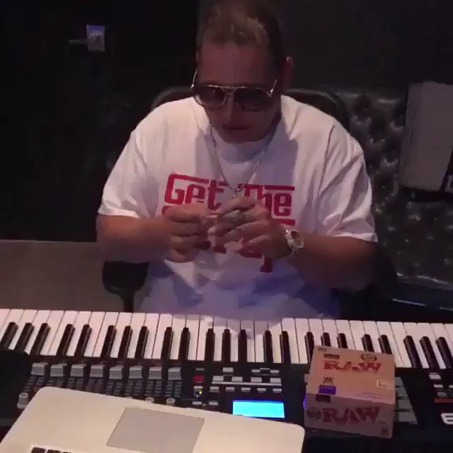 Happy 45th Birthday to the GOAT Scott Storch!!! 