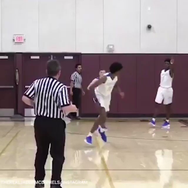 NBA 305 (@NBA_305) on Twitter photo 16/12/2018 20:16:07 Only in the US 🙈 Only in the US 🙈