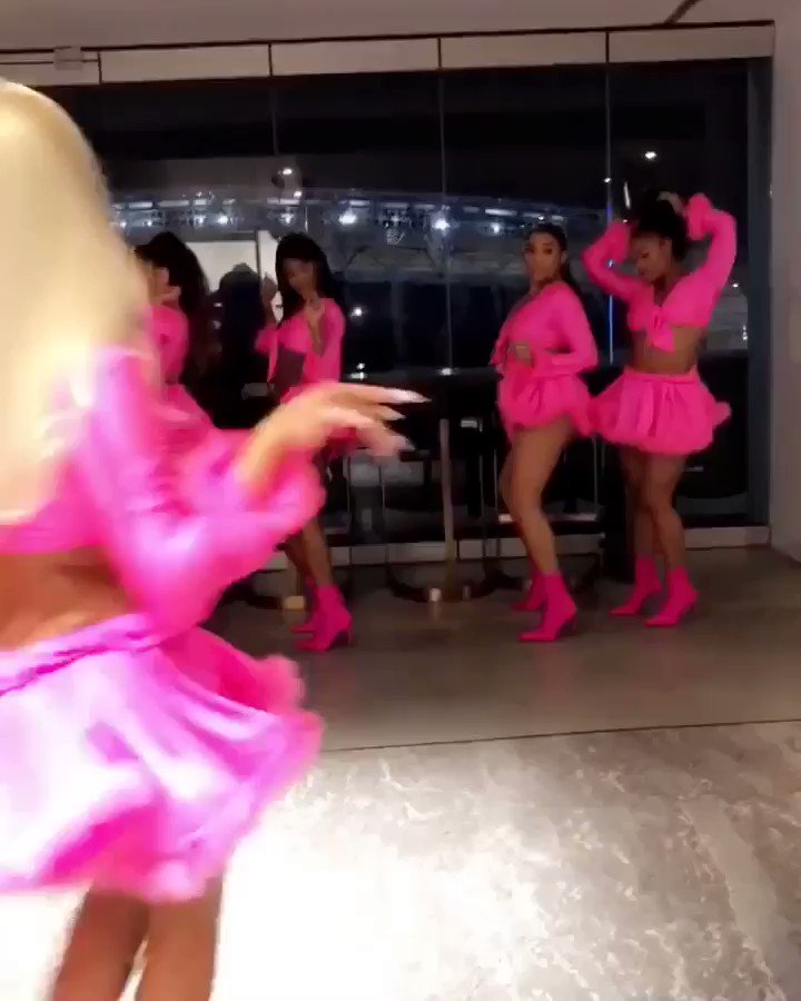 Happy Holidays from the Icy Grlz 🤣💕😛💖