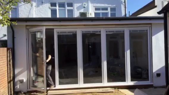 We removed the hinges connecting each panel to give you the most versatile #door on the market, experience it now! 🏠 #panoramicdoorsuk #alumen #welglaze #homebuilding #homedesign #homeimprovement #interiordesign2018 #newbuild #bifold #bifolds #bifolddoor #indooroutdoorliving https://t.co/rSwhYNisop